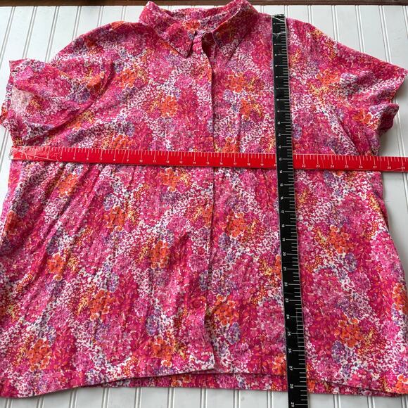 Isaac Mizrahi Size 3X pink and floral short sleeves Buttondown blouse - Picture 8 of 9